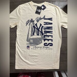 Genuine Merchandise Off-White Tee New York Yankees